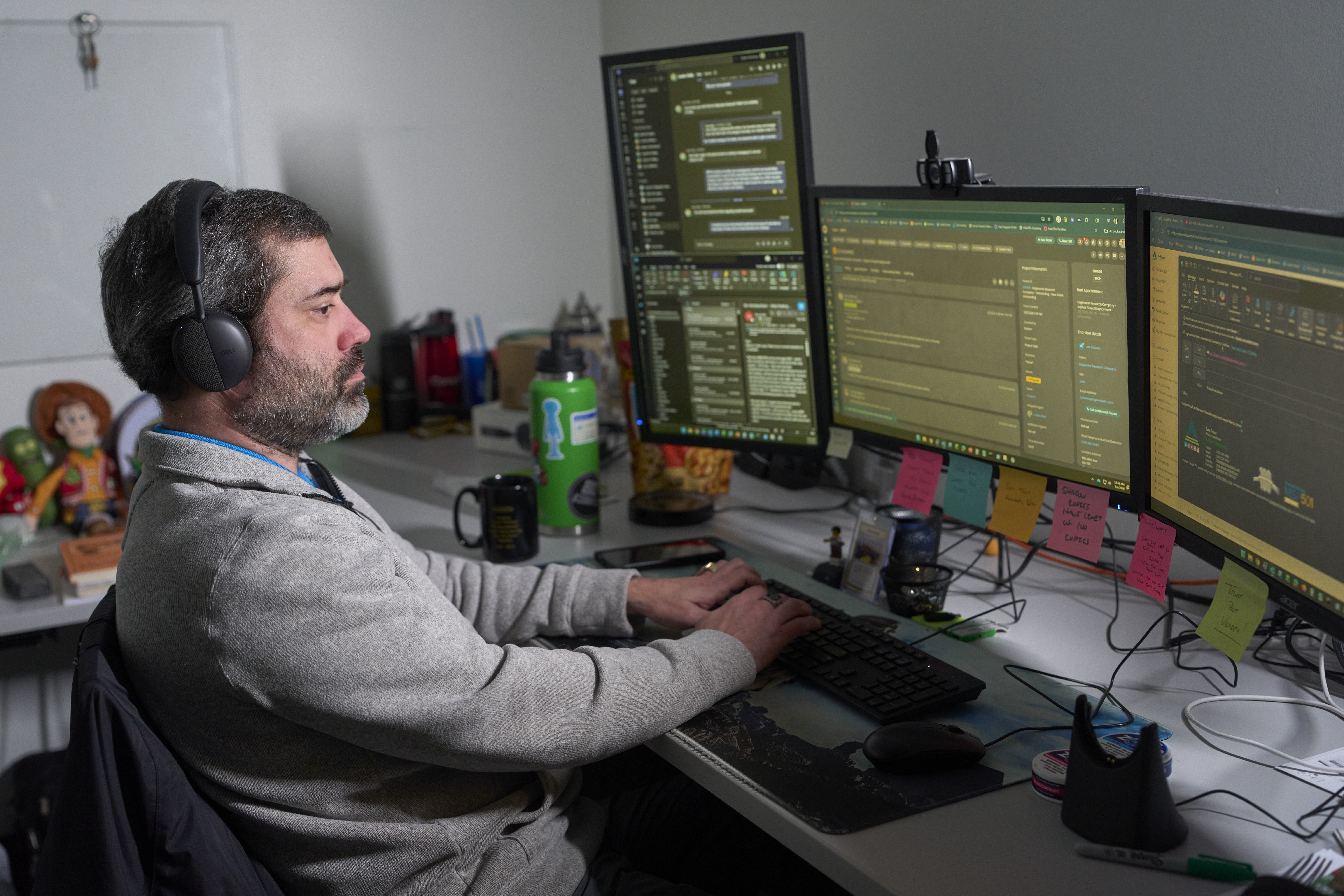 Tom in Office 6